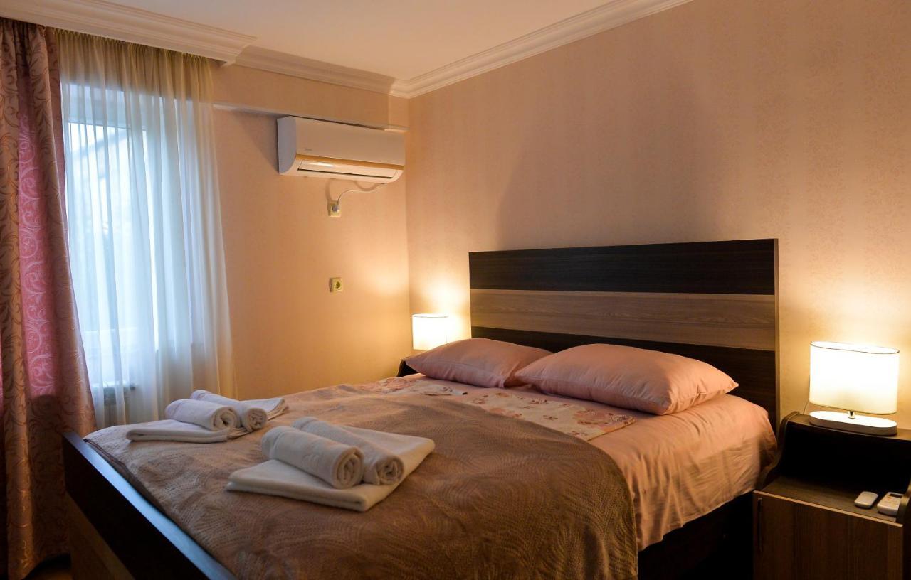 Cozy House Hotel Kutaisi Exterior photo
