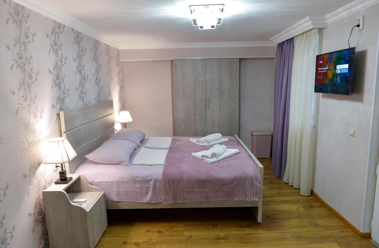 Cozy House Hotel Kutaisi Exterior photo